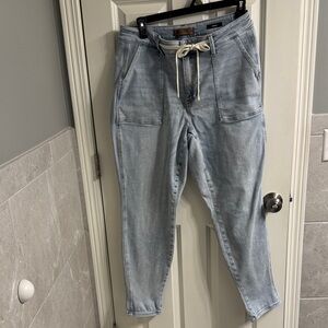 Judy Blue Light Wash Denim Jeans